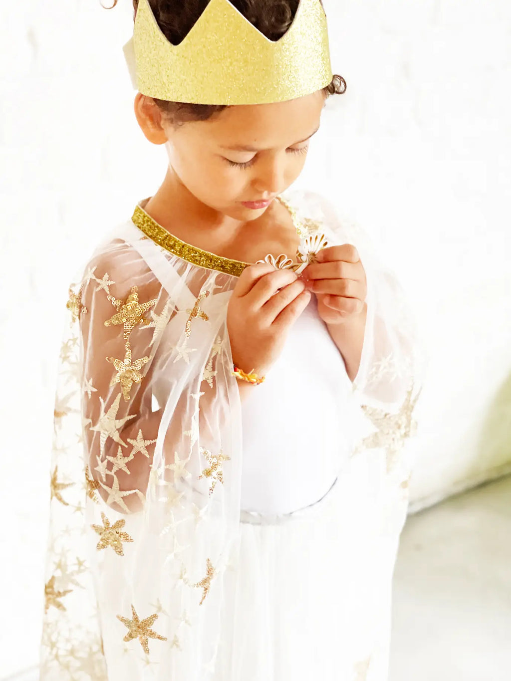 Queen cape and crown